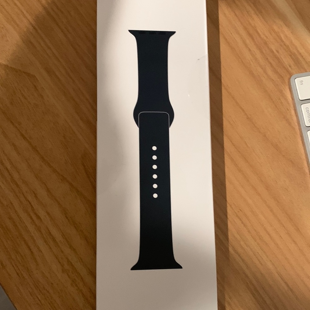 NEW IN BOX Apple sports band Graphite